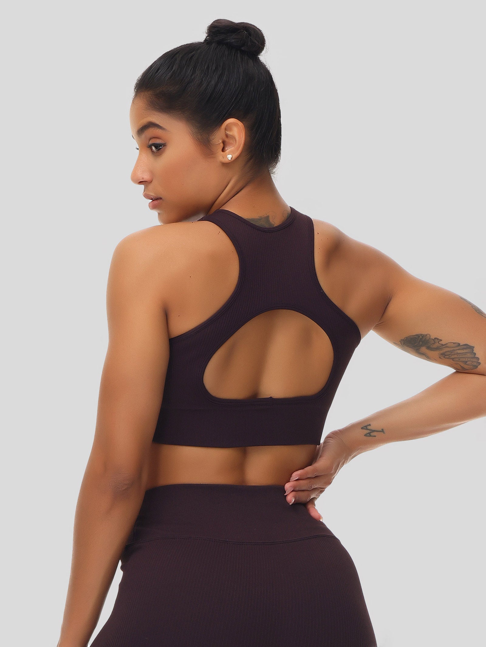 Back Cutout Piping Crop Tank Top