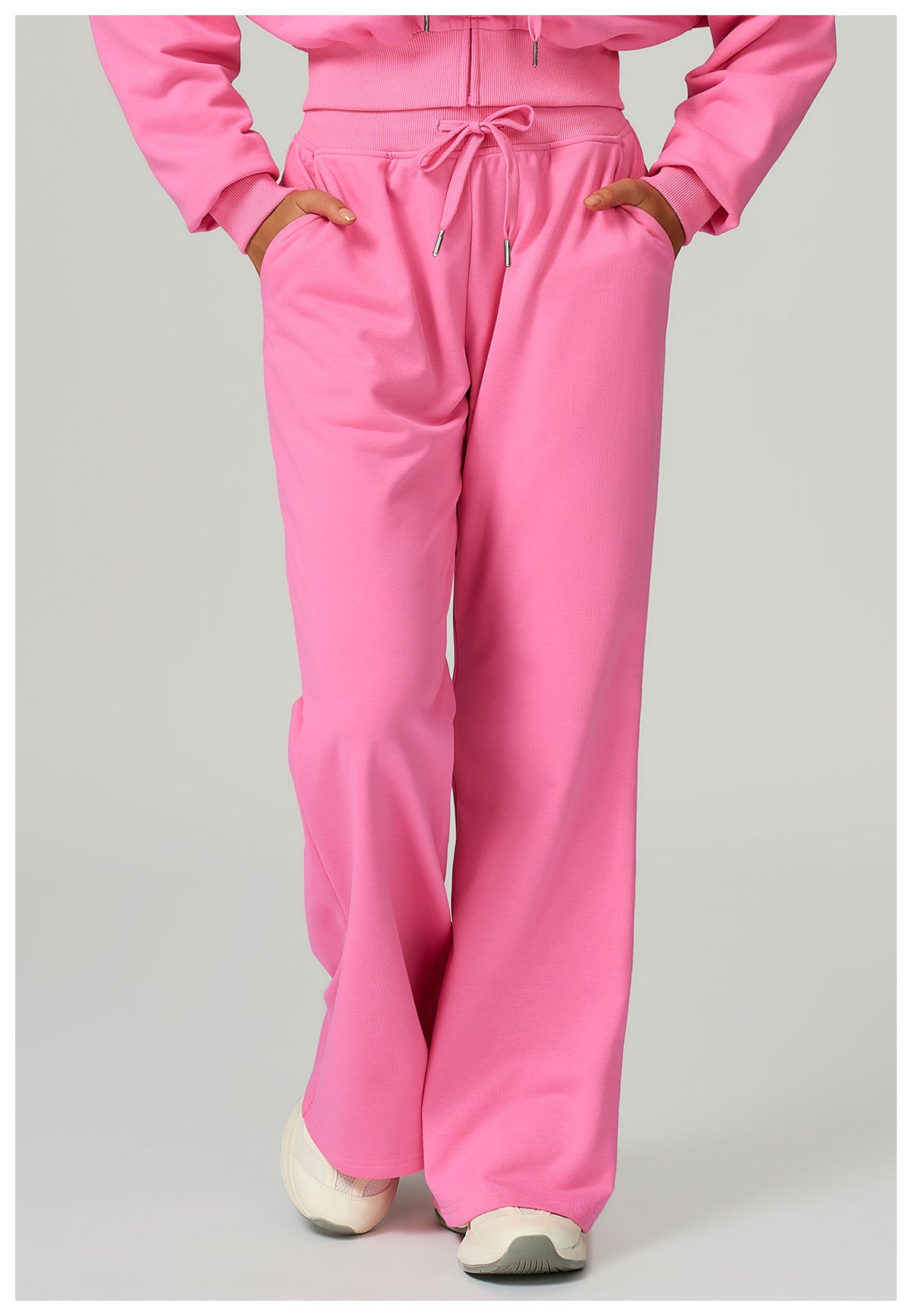 Chill Fit Wide-Leg Sweatpants