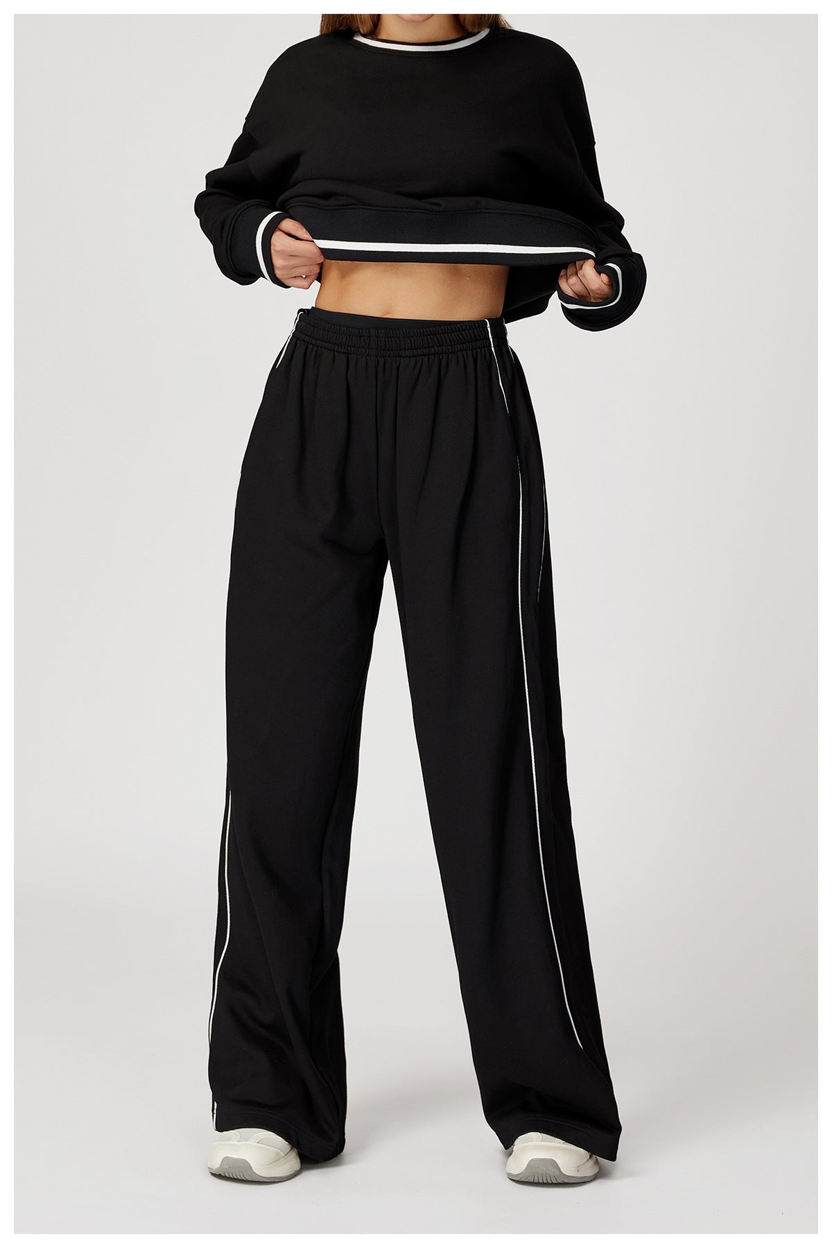Contrast Trim Relaxed Fit Sweatshirt